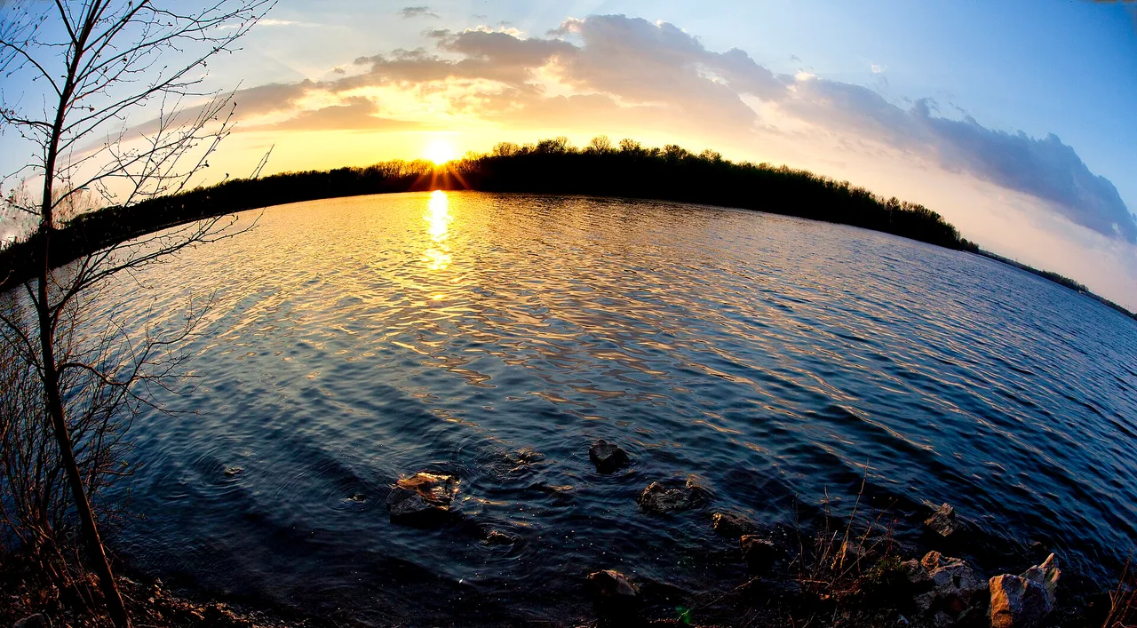Creve Coeur Lake in St. Louis County