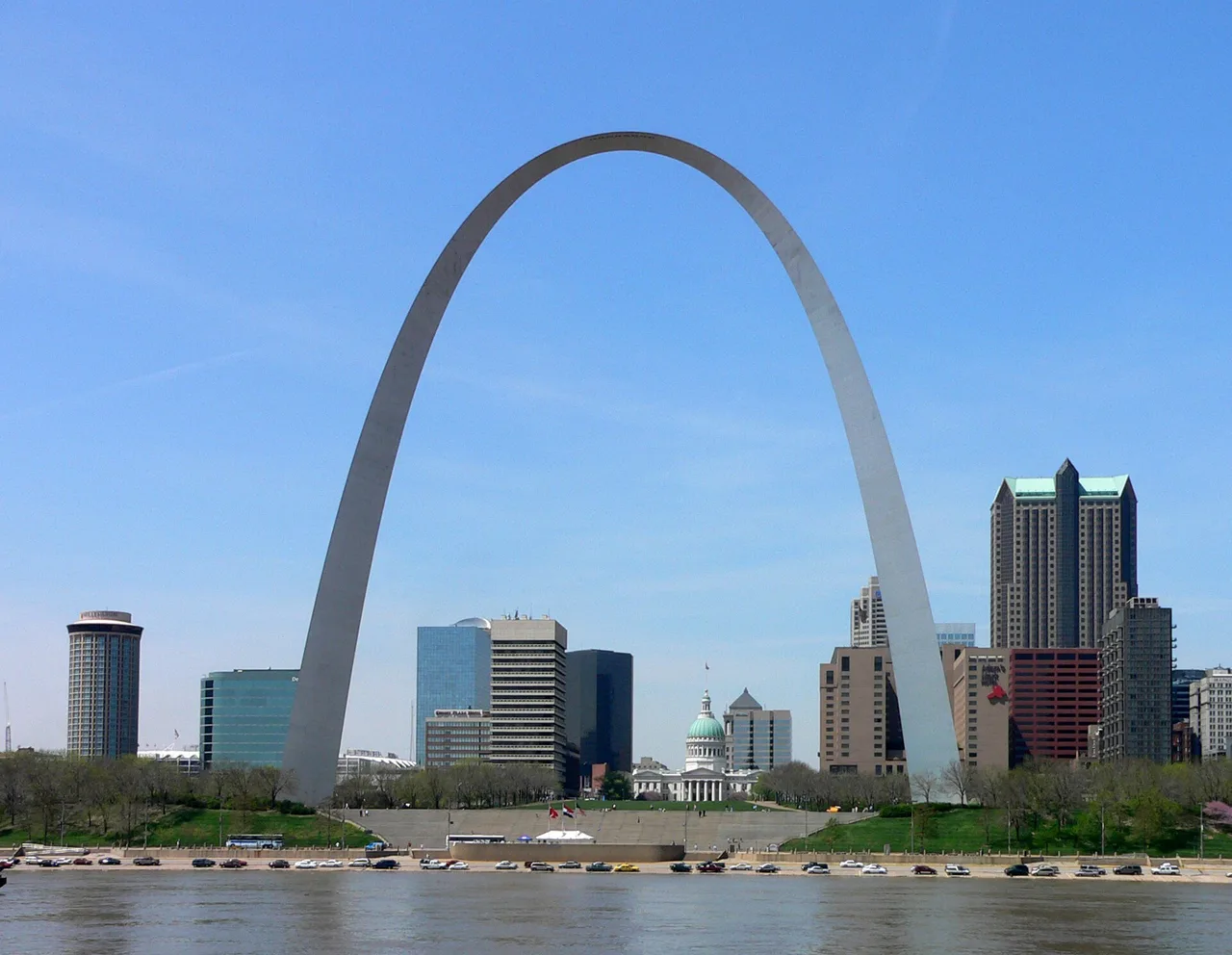 Gateway Arch and downtown St. Louis skyline