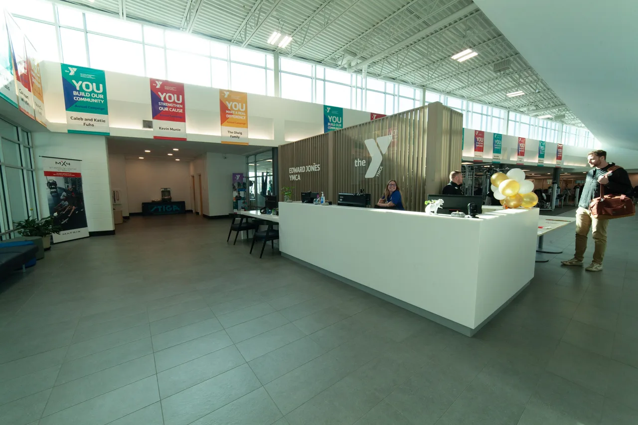Front desk at the Edward Jones YMCA in Maryland Heights